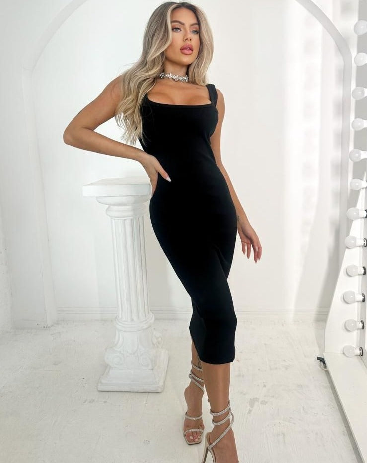 Vestido midi canelado modelado